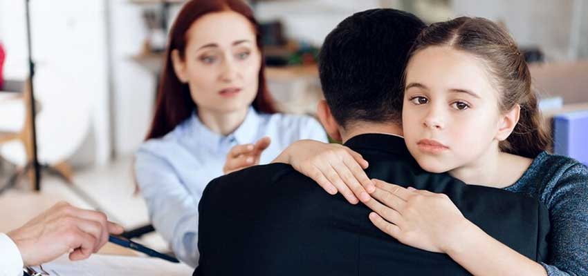 تنظیم لایحه سلب حضانت مادر به دلیل عدم صلاحیت